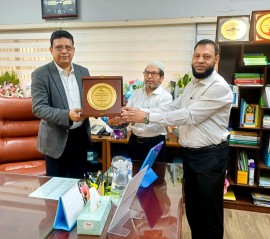 ইজাব এলায়েন্স লিমিটেড কর্তৃক প্রাণিসম্পদ অধিদপ্তরের নবনিযুক্ত মহাপরিচালককে ফুলেল সংবর্ধনা ও সম্মাননা স্মারক প্রদান